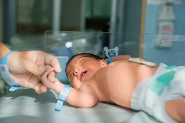 bebés prematuros o niños con autismo