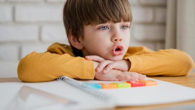 Acompañamiento en el aula: el papel del profesor sombra en niños con TDAH